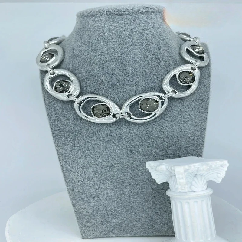 Advanced Charm Palace Style Grey Crystal Elliptical Ring Necklace Women's Accessories Banquet Gifts
Advanced Charm Palace Style Grey Crystal Elliptical Ring Necklace Women's Accessories Banquet Gifts
