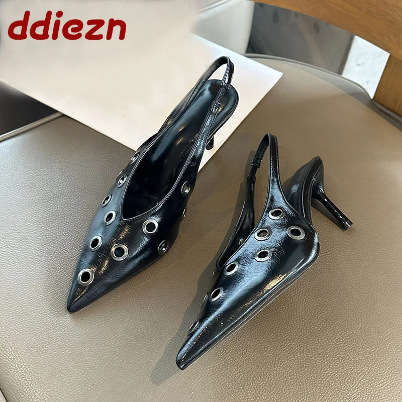 Модные металлические элегантные женские босоножки на каблуке, женская обувь с острым носком, женские босоножки на высоком каблуке, туфли-лодочки, большой размер 43
Модные металлические элегантные женские босоножки на каблуке, женская обувь с острым носком, женские босоножки на высоком каблуке, туфли-лодочки, большой размер 43