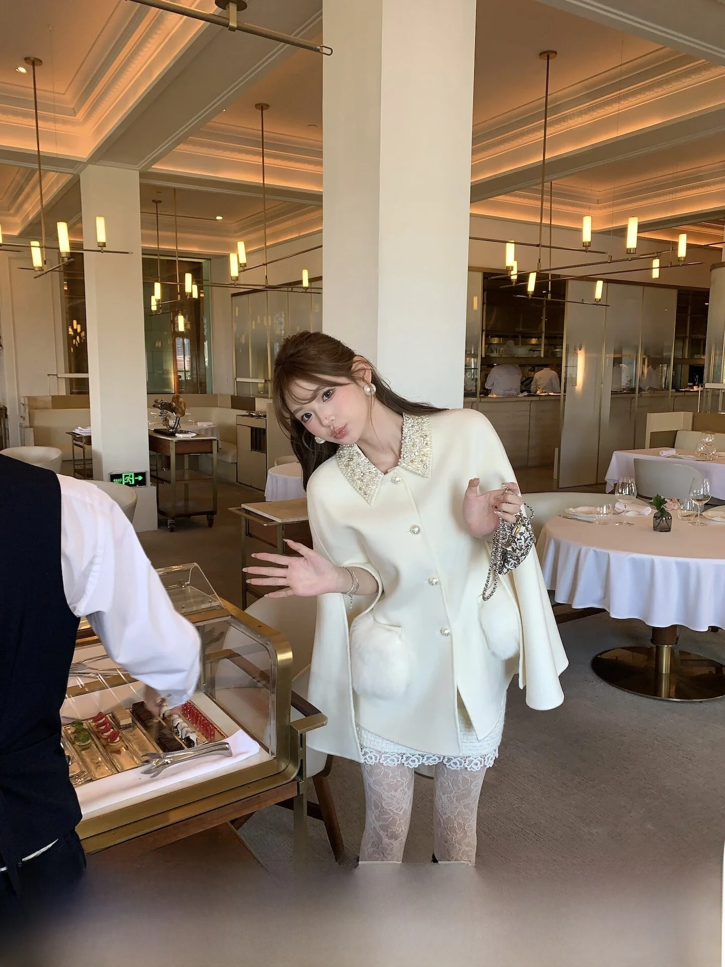 F Boutique Double-Sided Fur Coat Handmade Bead Mist White Sweet Style Women's Thick Woolen Coat Long Sleeve Mid-Length
F Boutique Double-Sided Fur Coat Handmade Bead Mist White Sweet Style Women's Thick Woolen Coat Long Sleeve Mid-Length