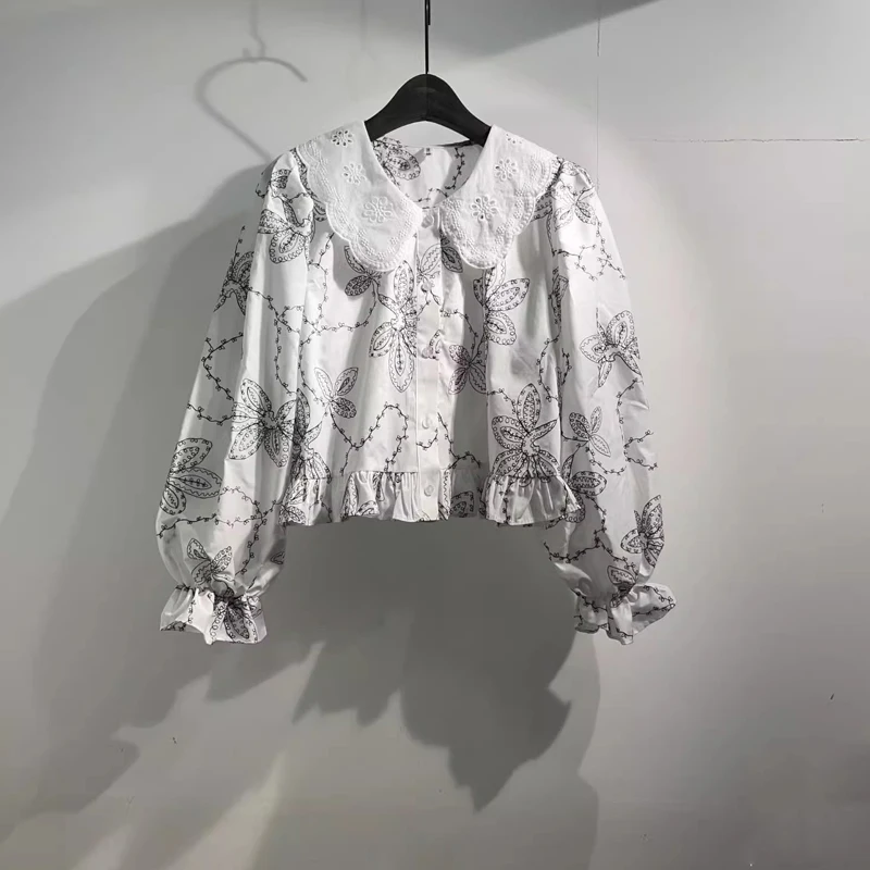Ladies Korean Style Embroidered Hollow out Bell Sleeve Shirt Spring New Fashion Collar Patchwork Breathable Long Sleeve Top
Ladies Korean Style Embroidered Hollow out Bell Sleeve Shirt Spring New Fashion Collar Patchwork Breathable Long Sleeve Top