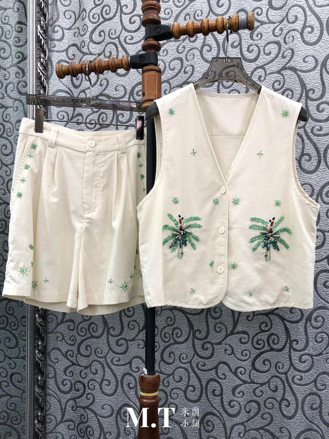High Waist Wide Leg Short Pants Set Embroidered Coconut Tree Bead Summer Vacation Outfit Women's Fashion Cotton Blend Set
High Waist Wide Leg Short Pants Set Embroidered Coconut Tree Bead Summer Vacation Outfit Women's Fashion Cotton Blend Set