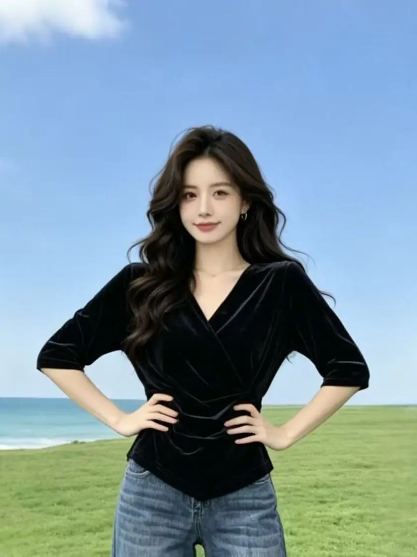 Elegant Velvet Shirt Black V-Neck Simple Stylish Women's French Style Slim Fit Blouse with Gathered Detail Regular Sleeve Length
Elegant Velvet Shirt Black V-Neck Simple Stylish Women's French Style Slim Fit Blouse with Gathered Detail Regular Sleeve Length