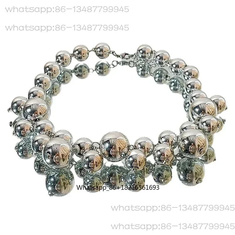 Light luxury style round bead silver ball collarbone chain, exaggerated high-end feeling, personalized niche necklace
Light luxury style round bead silver ball collarbone chain, exaggerated high-end feeling, personalized niche necklace