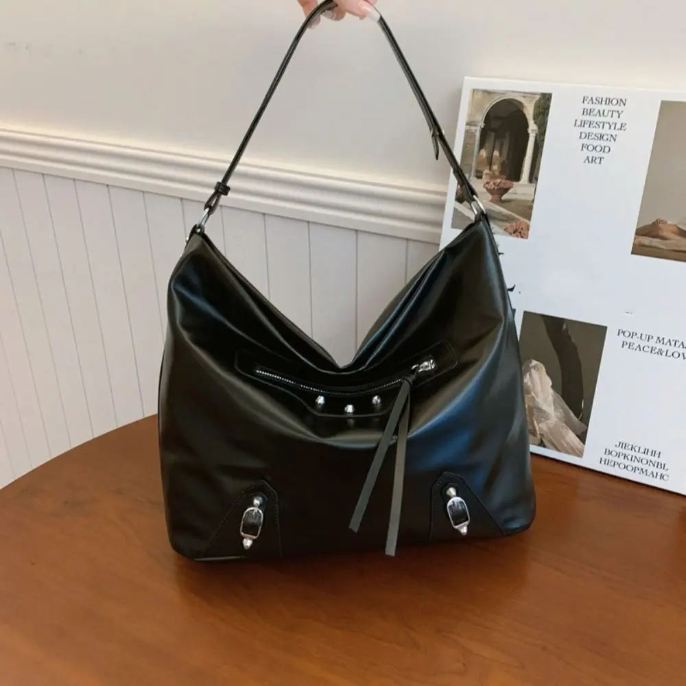 Простая корейская сумка через плечо из искусственной кожи, большая вместительная женская сумка-тоут, однотонная сумка в стиле панк Y2K, дорожная сумка для подмышек
Простая корейская сумка через плечо из искусственной кожи, большая вместительная женская сумка-тоут, однотонная сумка в стиле панк Y2K, дорожная сумка для подмышек