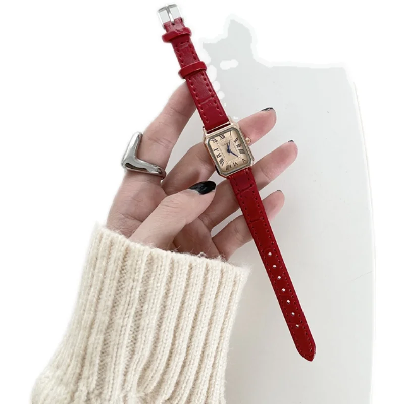 Retro Roman scale square watch women's simple temperament casual fashion quartz watch
Retro Roman scale square watch women's simple temperament casual fashion quartz watch