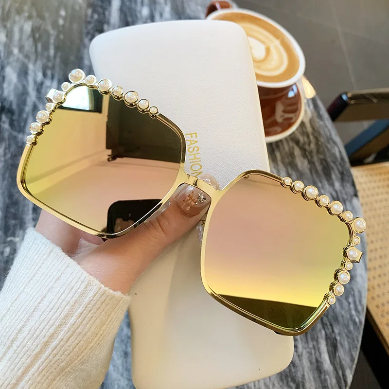 Luxury Brand Sunglasses Pearl Decoration Women Fashion Shades Uv400 Lady's Vintage Glasses
Luxury Brand Sunglasses Pearl Decoration Women Fashion Shades Uv400 Lady's Vintage Glasses
