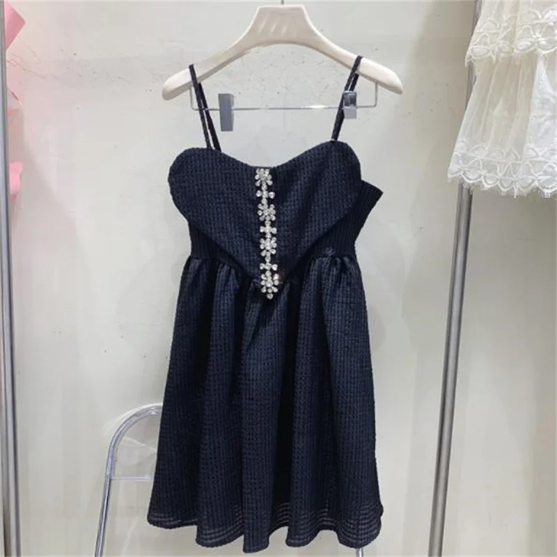 2022 summer new three-dimensional heart-shaped wrap chest suspender dress women high waist black dress
2022 summer new three-dimensional heart-shaped wrap chest suspender dress women high waist black dress