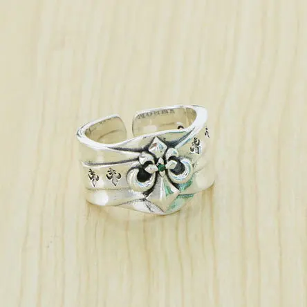 European and American sterling silver hip-hop anchor children's military flower ring Male and female index finger personality si
European and American sterling silver hip-hop anchor children's military flower ring Male and female index finger personality si