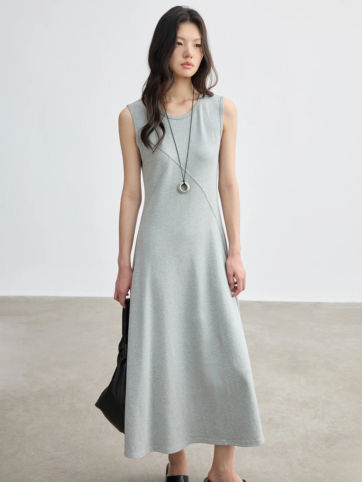 JUSLIN CleanFit A-Line Knitted Dress Waist-Cinching Sleeveless round Neck Long Dress Ladies Fashion Citywalk Summer 2026
JUSLIN CleanFit A-Line Knitted Dress Waist-Cinching Sleeveless round Neck Long Dress Ladies Fashion Citywalk Summer 2026