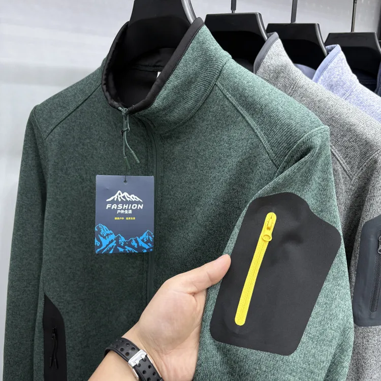 Высококачественная американская куртка с флисовой подкладкой и воротником-стойкой для мужчин, для активного отдыха, дышащая, теплая, осенне-зимняя, повседневная одежда
Высококачественная американская куртка с флисовой подкладкой и воротником-стойкой для мужчин, для активного отдыха, дышащая, теплая, осенне-зимняя, повседневная одежда