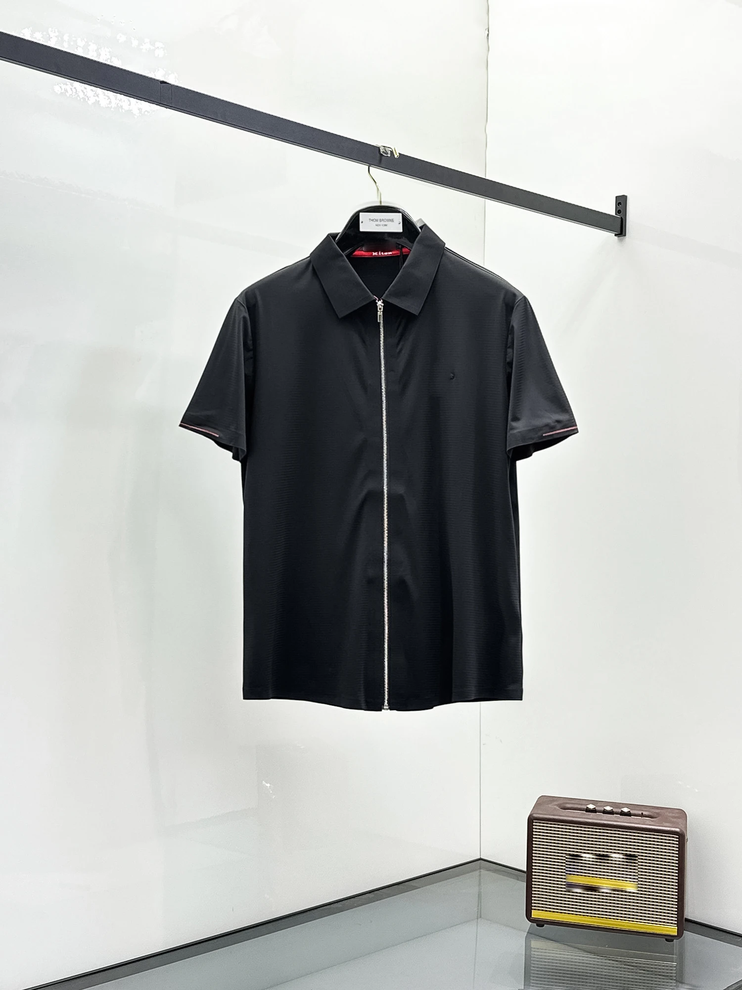 SIJITONGDA 2025 Spring/Summer New Men's seamless pressed glue ice silk casual business short sleeved shirt M-4XL
SIJITONGDA 2025 Spring/Summer New Men's seamless pressed glue ice silk casual business short sleeved shirt M-4XL