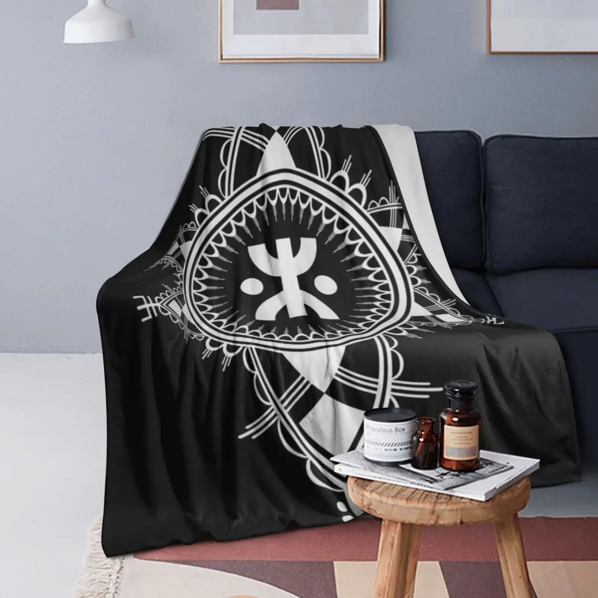 Amazigh Motifs White Symbol Blankets Soft Warm Flannel Throw Blanket Cover for Bed Living room Picnic Travel Home Couch
Amazigh Motifs White Symbol Blankets Soft Warm Flannel Throw Blanket Cover for Bed Living room Picnic Travel Home Couch