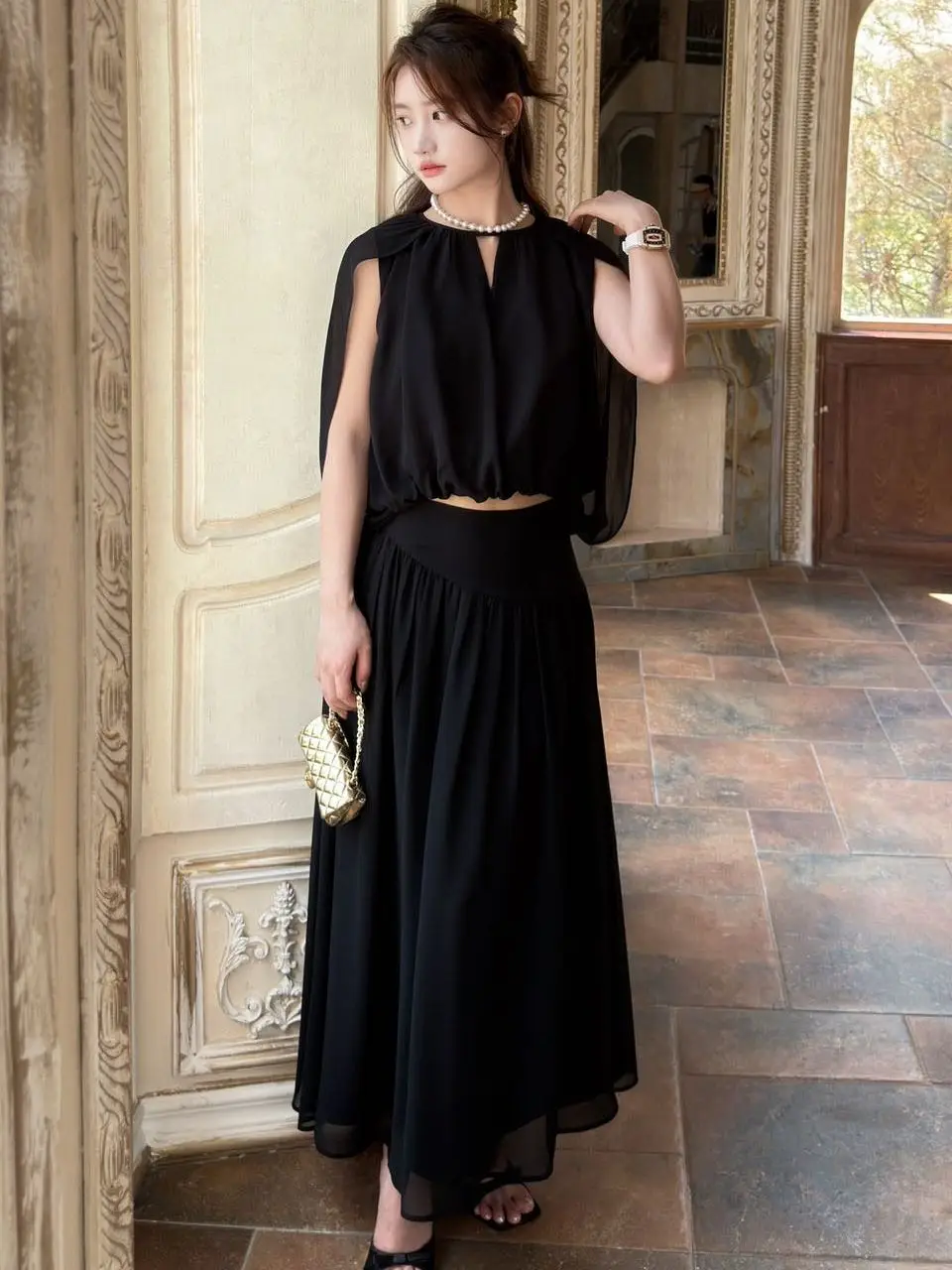 Elegant Chiffon Two-Piece Set Summer 2026 Women's Fashion Waist-Cinching Draped Skirt Top Half-length Sleeveless Midi Dress
Elegant Chiffon Two-Piece Set Summer 2026 Women's Fashion Waist-Cinching Draped Skirt Top Half-length Sleeveless Midi Dress