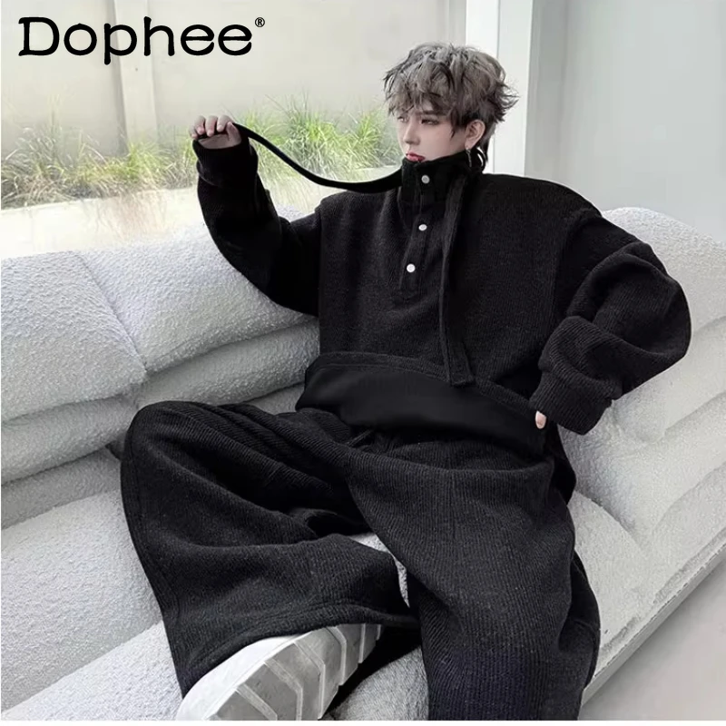 Мужские зимние новинки 2025 года, утепленные флисовые спортивные штаны в стиле ретро, 2 предмета, мужские однотонные топы с воротником-стойкой, широкие брюки, модные комплекты из двух предметов
Мужские зимние новинки 2025 года, утепленные флисовые спортивные штаны в стиле ретро, 2 предмета, мужские однотонные топы с воротником-стойкой, широкие брюки, модные комплекты из двух предметов