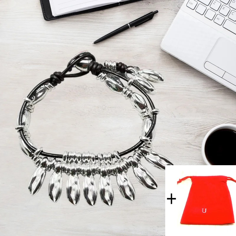 Spain's Best-selling New Item, High-quality Niche Fashion Bracelet, Women's Jewelry Romantic Gift Bag
Spain's Best-selling New Item, High-quality Niche Fashion Bracelet, Women's Jewelry Romantic Gift Bag