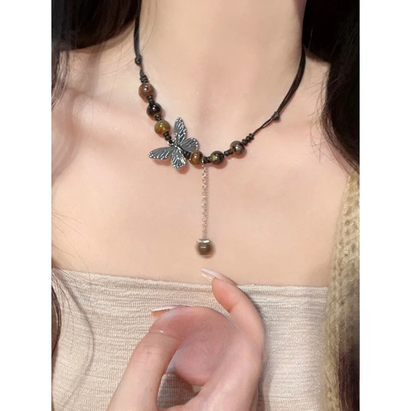 New Chinese Ethnic Style Butterfly Premium Sense Chinese Retro Beaded Clavicle Chain Female National Style
New Chinese Ethnic Style Butterfly Premium Sense Chinese Retro Beaded Clavicle Chain Female National Style
