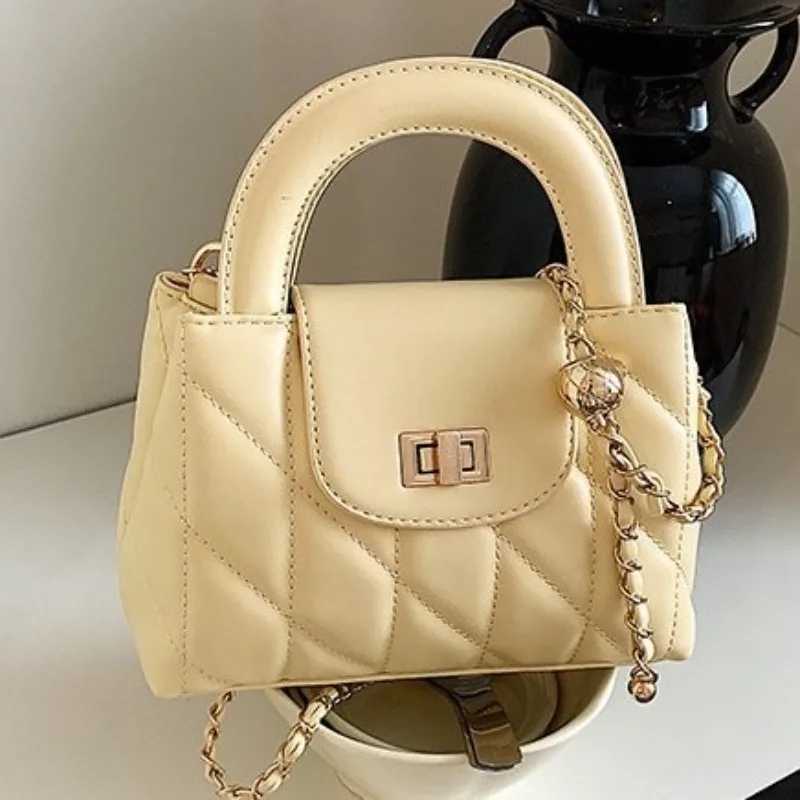 French style solid color chain bag, 2026 spring/summer new fashion handbag, single shoulder crossbody bag for work and commuting
French style solid color chain bag, 2026 spring/summer new fashion handbag, single shoulder crossbody bag for work and commuting