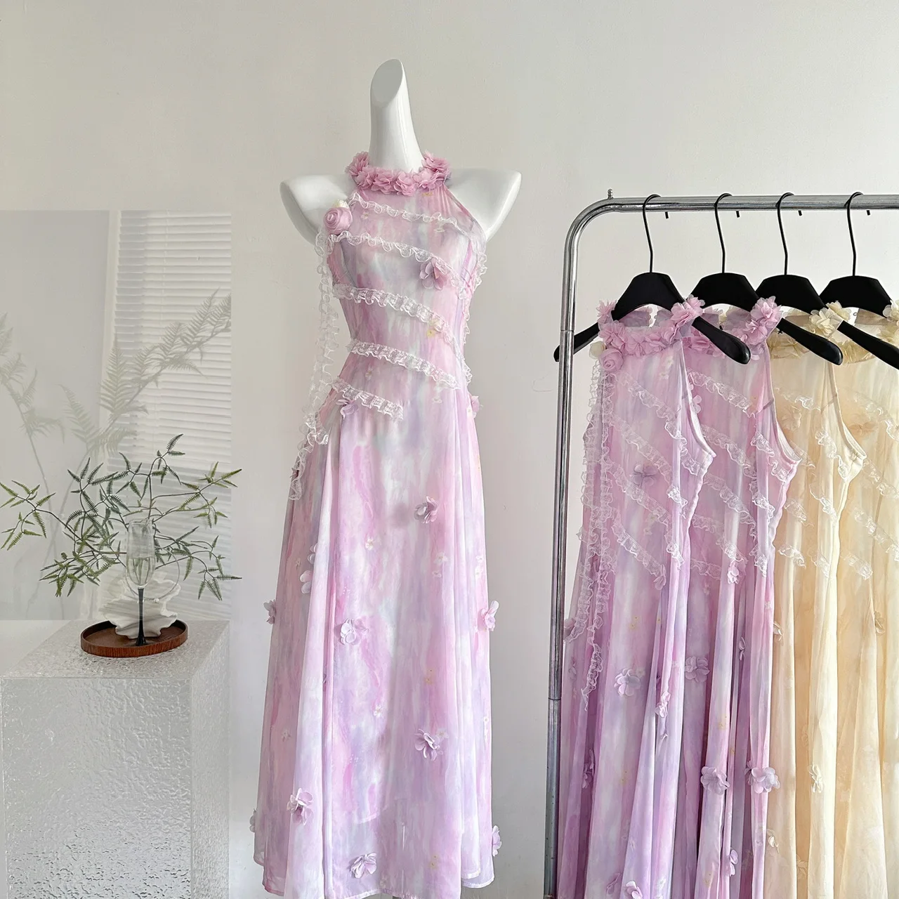 2025 Summer French Elegant High End New Evening Dress New Lace 3D Flower Chic Halter Long Dress Casual Formal Occasion Attire
2025 Summer French Elegant High End New Evening Dress New Lace 3D Flower Chic Halter Long Dress Casual Formal Occasion Attire