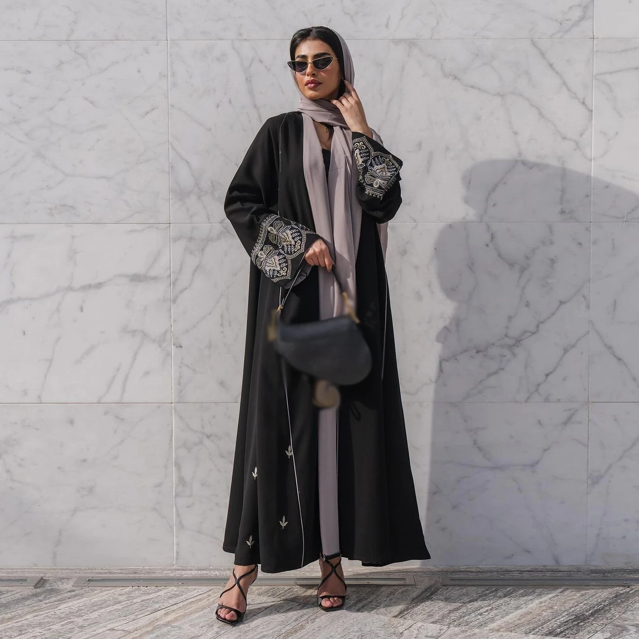 New Dubai Embroidery Abaya Women Open Kimono Cardigan Kaftan Dresses Turkey Arabic Robe Muslim Islamic Clothing Gown Eid Ramadan
New Dubai Embroidery Abaya Women Open Kimono Cardigan Kaftan Dresses Turkey Arabic Robe Muslim Islamic Clothing Gown Eid Ramadan