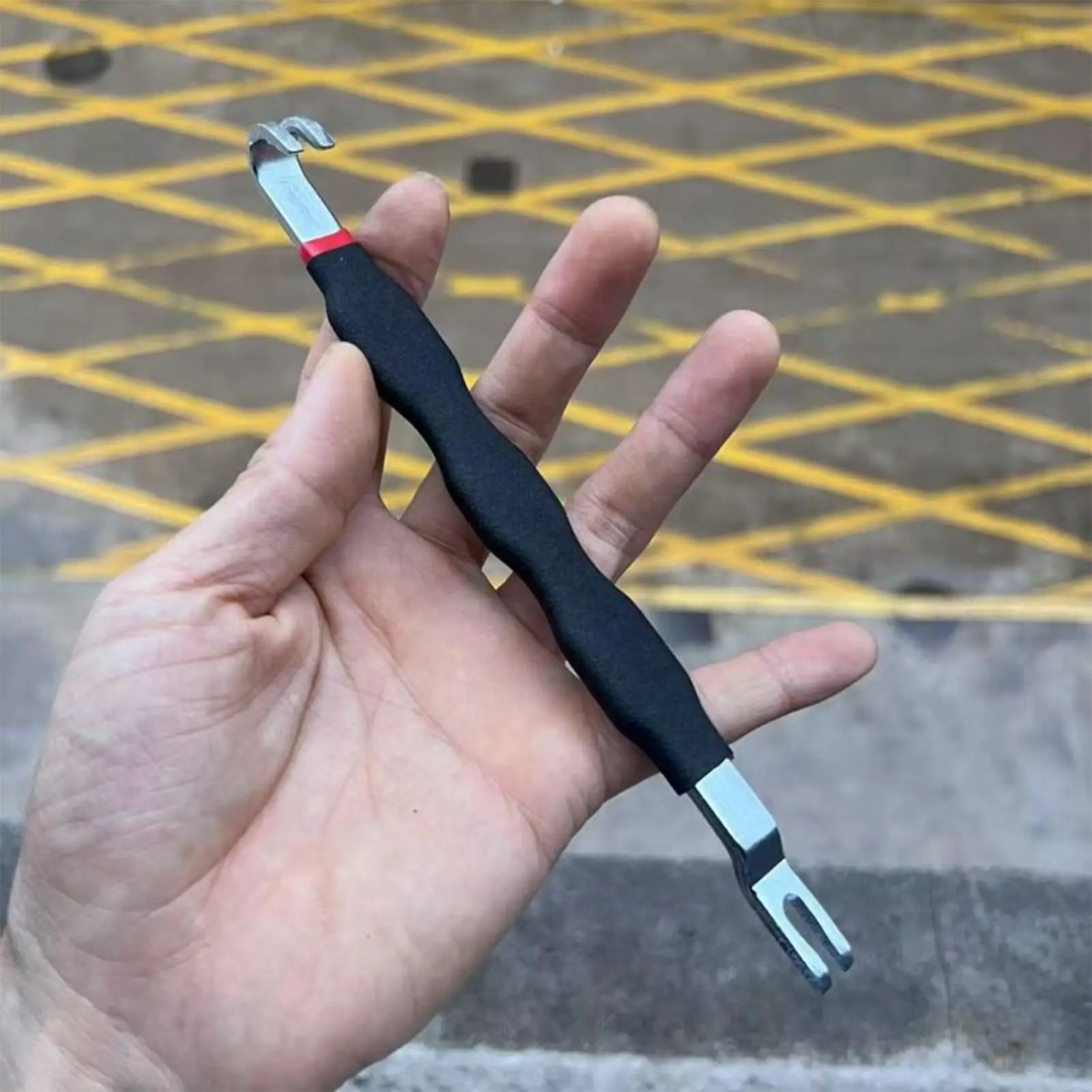 Automotive Electrical Terminal Connector Double-Ended Auto Wire Harness Joint Separator Pry Bar for Fuse Spark Pipe Brake
Automotive Electrical Terminal Connector Double-Ended Auto Wire Harness Joint Separator Pry Bar for Fuse Spark Pipe Brake