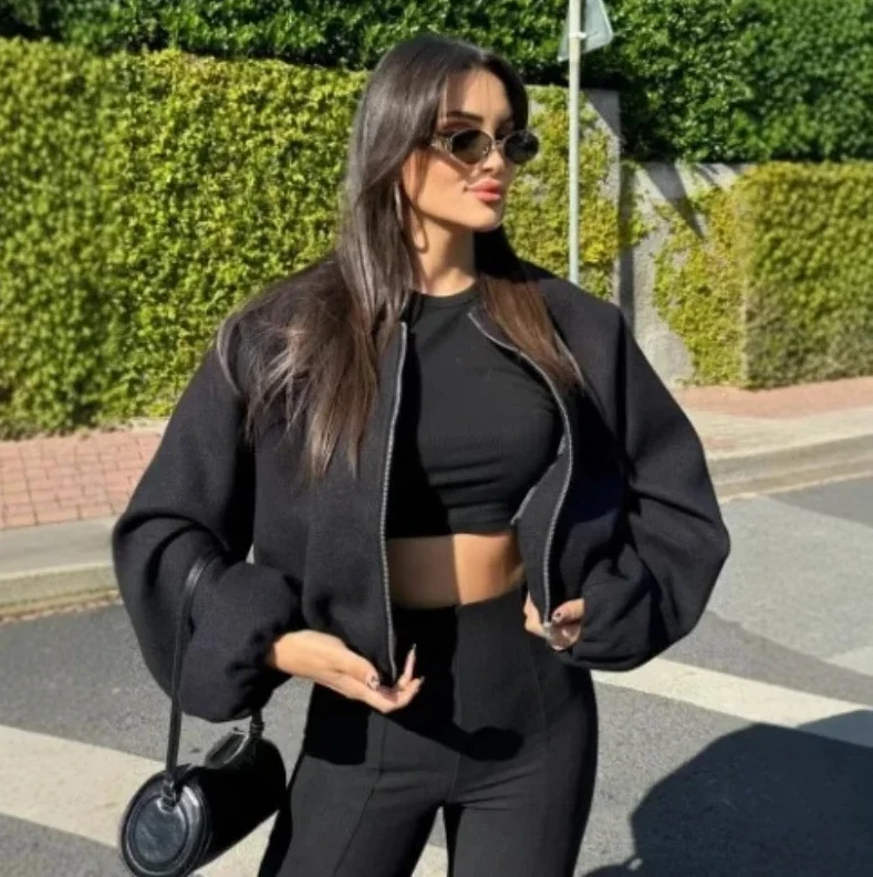 Осенняя женская бордовая красная мини-куртка 2025 года | Свободное однотонное пальто на молнии с круглым вырезом и длинными рукавами | Повседневная утепленная женская верхняя одежда
Осенняя женская бордовая красная мини-куртка 2025 года | Свободное однотонное пальто на молнии с круглым вырезом и длинными рукавами | Повседневная утепленная женская верхняя одежда