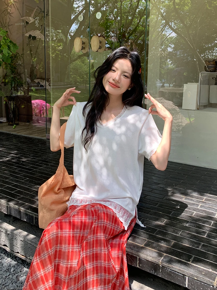 White Lace Trim Loose ort Sve V-Ne T-irt Women's Summer Unique Beautiful Korean Sle Casual Loose Fit Top
White Lace Trim Loose ort Sve V-Ne T-irt Women's Summer Unique Beautiful Korean Sle Casual Loose Fit Top