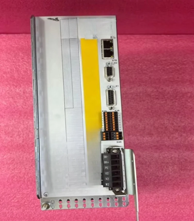 S72402-As Part of Their S700 Servo Drive ,18 KVA and A Peak Output Current of 48 A RMS.
S72402-As Part of Their S700 Servo Drive ,18 KVA and A Peak Output Current of 48 A RMS.