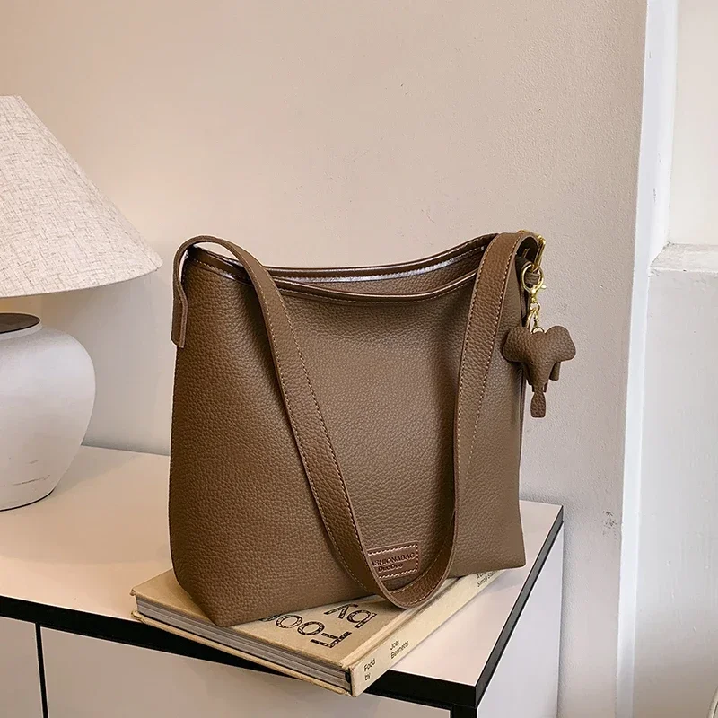 Leisure Large Capacity Canvas Bag, Ladies' New Autumn and Winter Versatile Crossbody Bag, Commuting Single Shoulder Tote Bag
Leisure Large Capacity Canvas Bag, Ladies' New Autumn and Winter Versatile Crossbody Bag, Commuting Single Shoulder Tote Bag