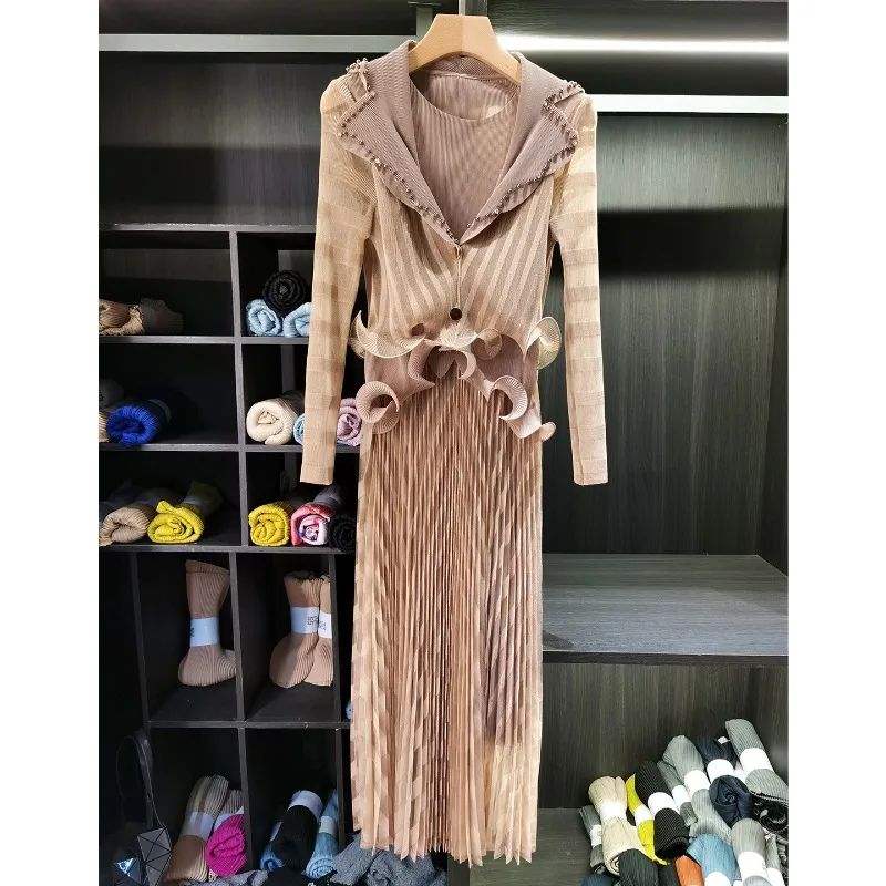 Miyake Pleated Dresses Plisse 2026 Spring New Mesh Splicing Fake Two Pieces Wood Ear Edge Pleated Dress Women Beaded Fold Skirt
Miyake Pleated Dresses Plisse 2026 Spring New Mesh Splicing Fake Two Pieces Wood Ear Edge Pleated Dress Women Beaded Fold Skirt