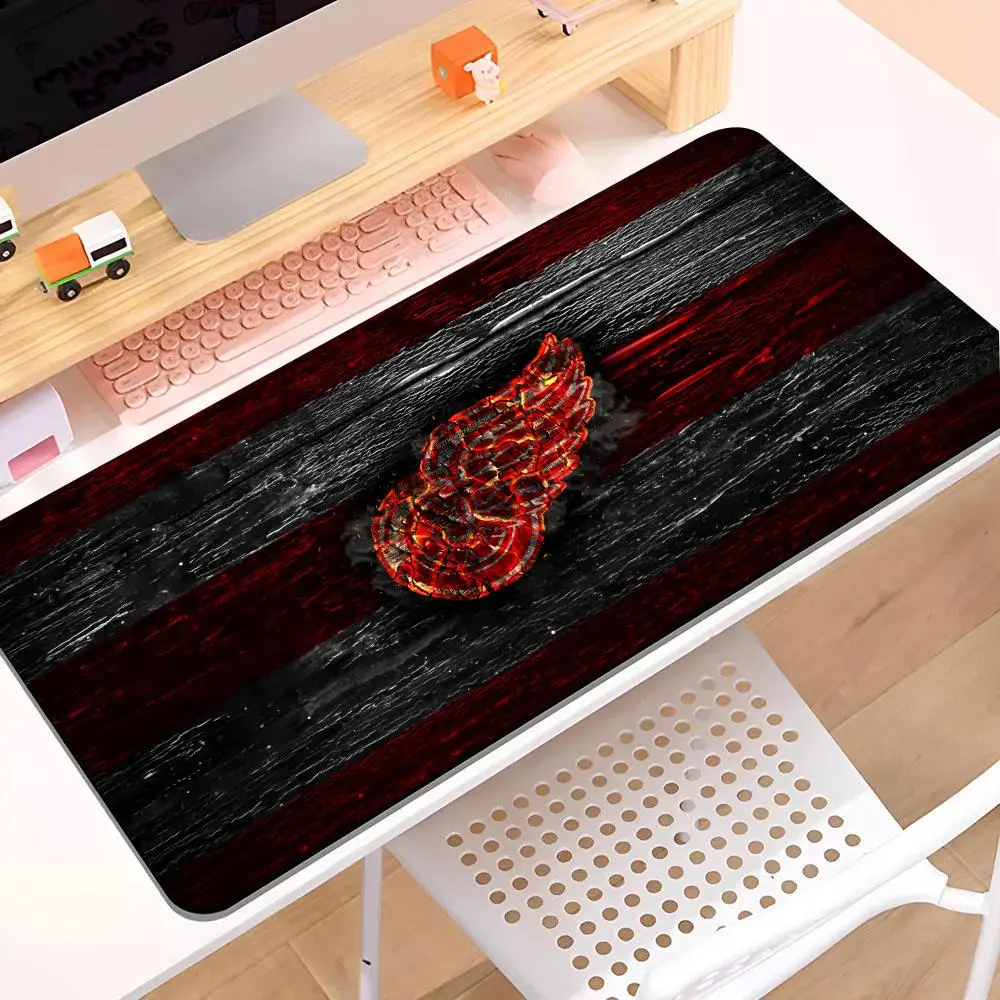 Коврик для мыши R-Red W-Winges, коврик для мыши для ноутбука, крутой игровой коврик для мыши с клавиатурой 900x400, Офисная компьютерная мышь, игровые аксессуары, коврик для стола
Коврик для мыши R-Red W-Winges, коврик для мыши для ноутбука, крутой игровой коврик для мыши с клавиатурой 900x400, Офисная компьютерная мышь, игровые аксессуары, коврик для стола