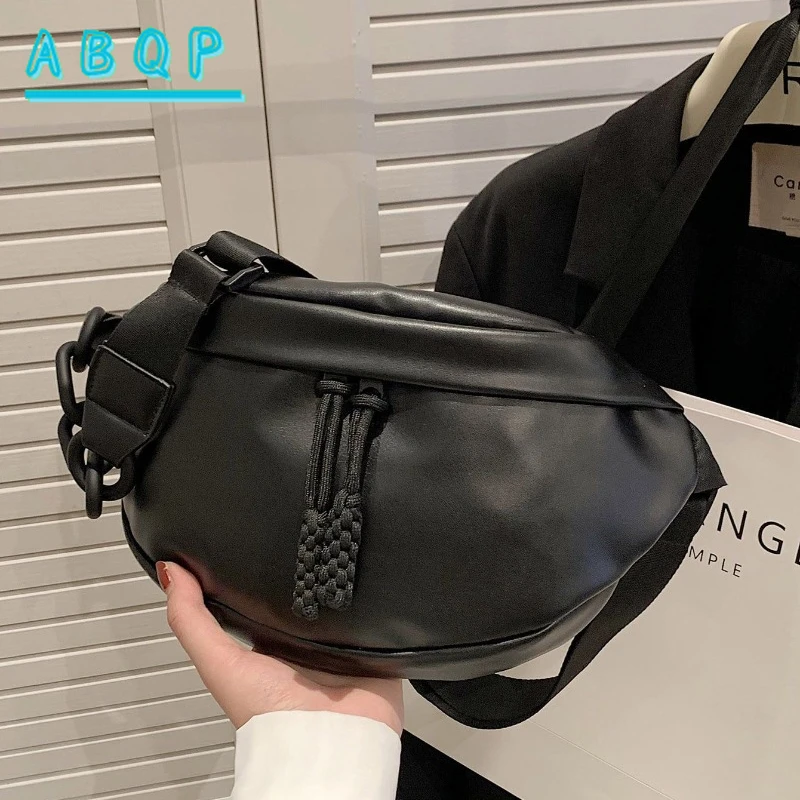 New Women's Waist Bag Black Fashion Trend Women's Waist Bag PU Chain Personality Women's Messenger Bag Large Capacity
New Women's Waist Bag Black Fashion Trend Women's Waist Bag PU Chain Personality Women's Messenger Bag Large Capacity