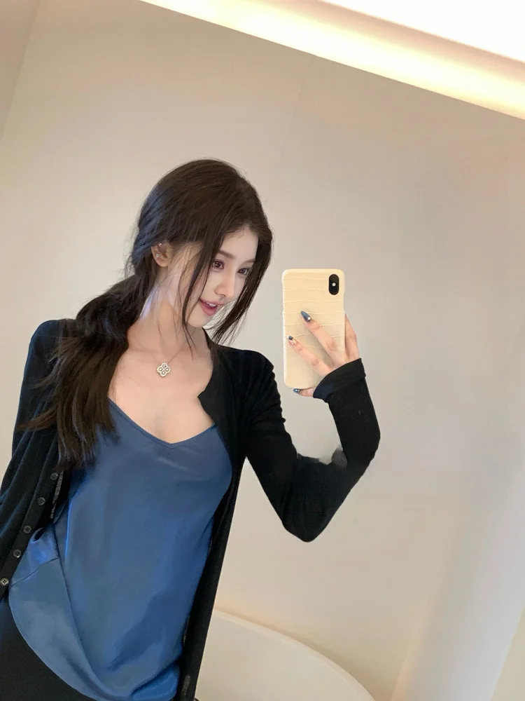 Корейский повседневный вязаный свитер Rainya с длинными рукавами, свободный крой, круглый вырез, открытый кардиган, верхняя одежда, черный, эффект похудения
Корейский повседневный вязаный свитер Rainya с длинными рукавами, свободный крой, круглый вырез, открытый кардиган, верхняя одежда, черный, эффект похудения