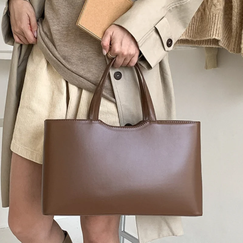French Solid Color Tote Bag Women's Minimalist Large Capacity Shoulder Bag Magnetic Design Casual Commuter Handbag Bag
French Solid Color Tote Bag Women's Minimalist Large Capacity Shoulder Bag Magnetic Design Casual Commuter Handbag Bag