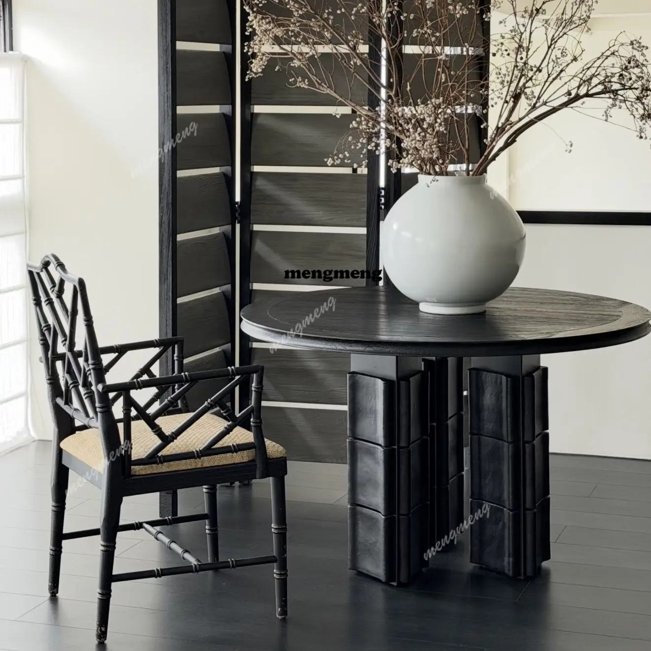 Light luxury solid wood round dining table in the ancient style modern size apartment designer style art round dining table
Light luxury solid wood round dining table in the ancient style modern size apartment designer style art round dining table