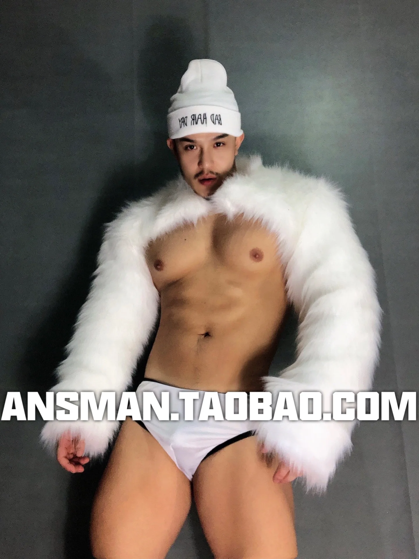 Fashion Winter Men's Suit Fur Tops+Shorts+Hat Nightclub Bar Christmas Valentine's Day Party Club Male Singer Stage Costume New
Fashion Winter Men's Suit Fur Tops+Shorts+Hat Nightclub Bar Christmas Valentine's Day Party Club Male Singer Stage Costume New