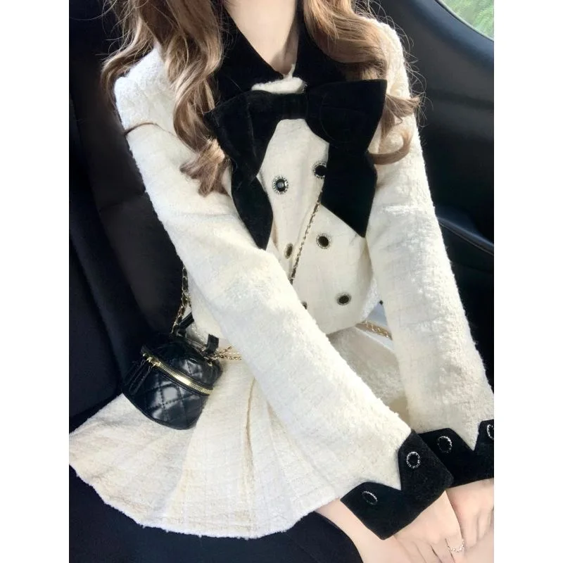 Autumn Winter Two-piece Sets Women's Turndown Collar Long Sleeves Double Breasted Bow Coat Tops Short Sexy Pleated Skirt Suit
Autumn Winter Two-piece Sets Women's Turndown Collar Long Sleeves Double Breasted Bow Coat Tops Short Sexy Pleated Skirt Suit