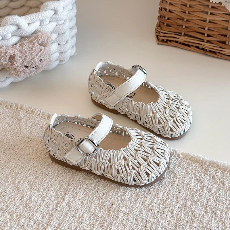 YUYIN Girls' Hollow Breathable Comfortable Sandals Children's Solid Color Casual Flat Shoes Soft Comfortable and Multi-purpose
YUYIN Girls' Hollow Breathable Comfortable Sandals Children's Solid Color Casual Flat Shoes Soft Comfortable and Multi-purpose
