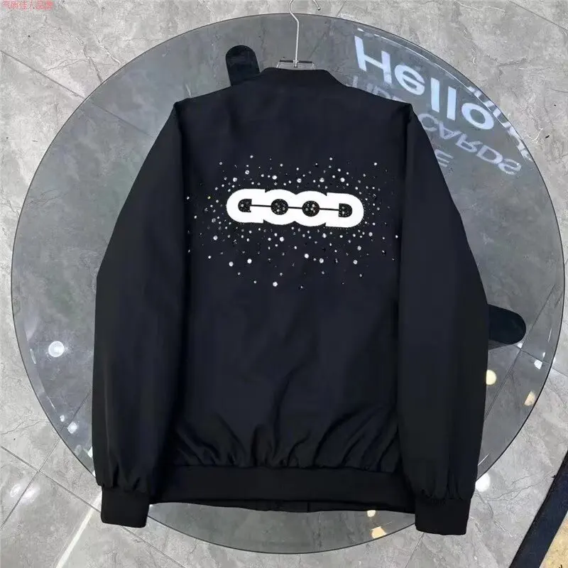 Хорошее качество, бейсбольная майка для мужчин и женщин с воротником-стойкой и дизайном со стразами, повседневная модная верхняя одежда
Хорошее качество, бейсбольная майка для мужчин и женщин с воротником-стойкой и дизайном со стразами, повседневная модная верхняя одежда