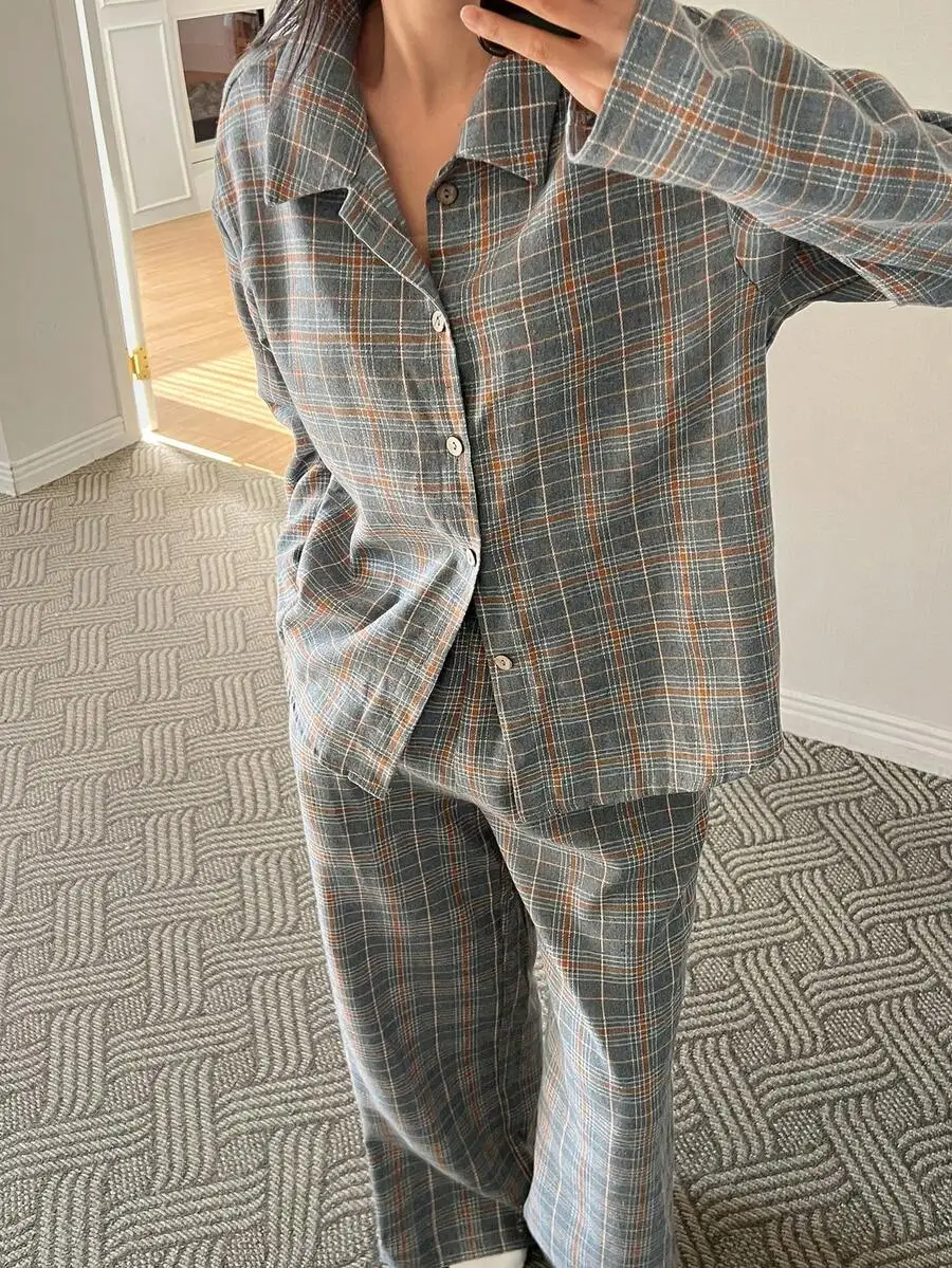 Plaid Loose Women Long Sleeve Button Up Pajama Set Sleepwear For Fall Winter
Plaid Loose Women Long Sleeve Button Up Pajama Set Sleepwear For Fall Winter