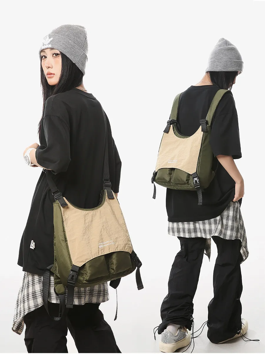 2026 American Style Waterproof Nylon Splicing Color Blocking Function Outdoor Lightweight Sports Mountaineering Bag For Women
2026 American Style Waterproof Nylon Splicing Color Blocking Function Outdoor Lightweight Sports Mountaineering Bag For Women