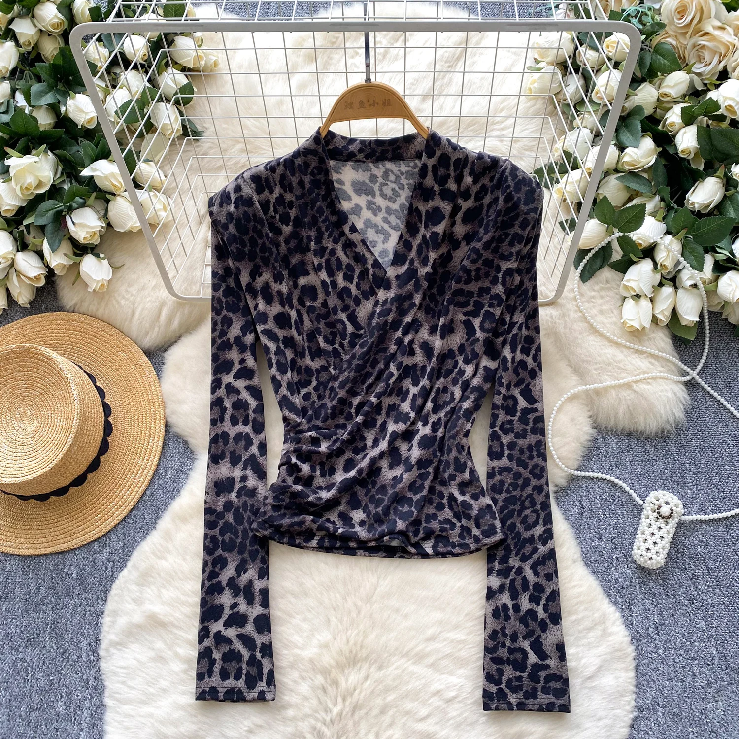 Элегантный сексуальный плиссированный топ с длинными рукавами крест-накрест, женская корейская модная осенняя одежда High Street
Элегантный сексуальный плиссированный топ с длинными рукавами крест-накрест, женская корейская модная осенняя одежда High Street