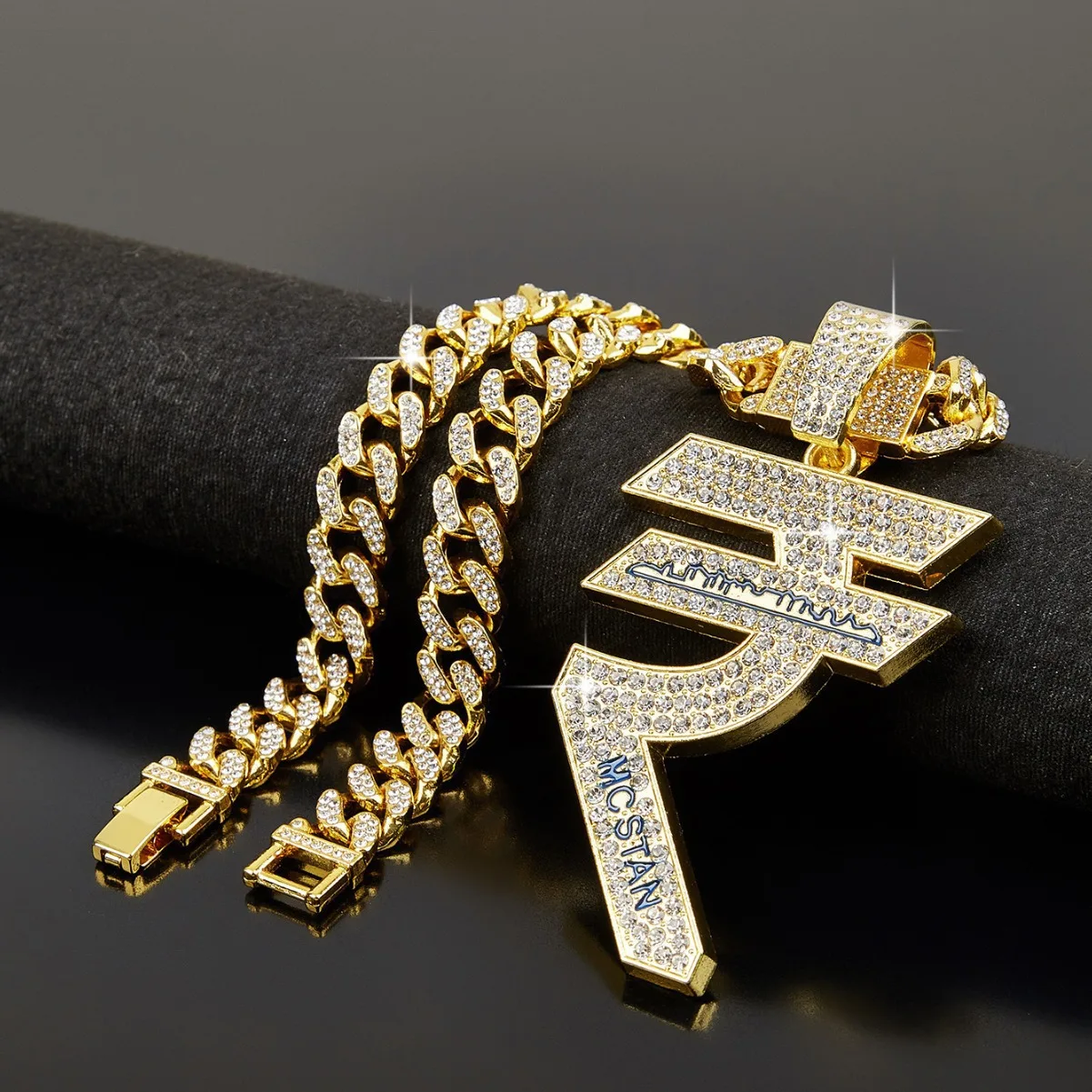 Men's Hip Hop Cuban Chain Necklace with Irregular Pendant - Trendy Football Team Style Jewelry Streetwear Accessories
Men's Hip Hop Cuban Chain Necklace with Irregular Pendant - Trendy Football Team Style Jewelry Streetwear Accessories