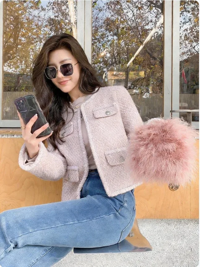 Pink Real Ostrich Feather Hair Small Bag Elegant Fashion Women HandBag Turkey Fluffy Accessory
Pink Real Ostrich Feather Hair Small Bag Elegant Fashion Women HandBag Turkey Fluffy Accessory