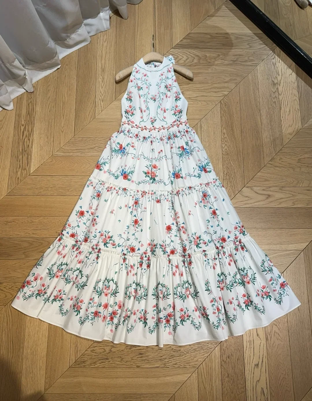 Floral Print Women Cotton Long Dress Halter Neck Backless Sleeveless High Waist Casual Female Robe
Floral Print Women Cotton Long Dress Halter Neck Backless Sleeveless High Waist Casual Female Robe