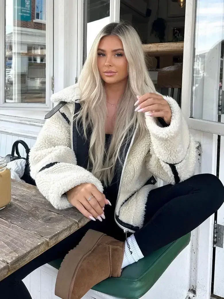 Leather And Fur Loose Fit Short Outerwear Autumn Winter Women's Biker Thickened Lamb Fur Jacket Integrated
Leather And Fur Loose Fit Short Outerwear Autumn Winter Women's Biker Thickened Lamb Fur Jacket Integrated