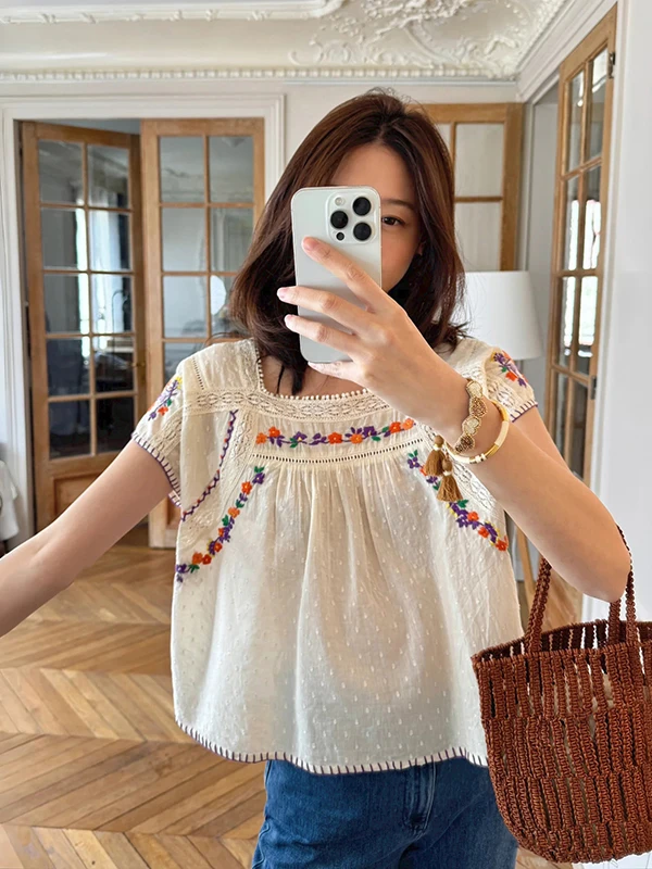 Country Sle Loose Cotton Blend irt with Embroidered Floral Motifs Square Collar ort Sve Women's Breathable Top
Country Sle Loose Cotton Blend irt with Embroidered Floral Motifs Square Collar ort Sve Women's Breathable Top