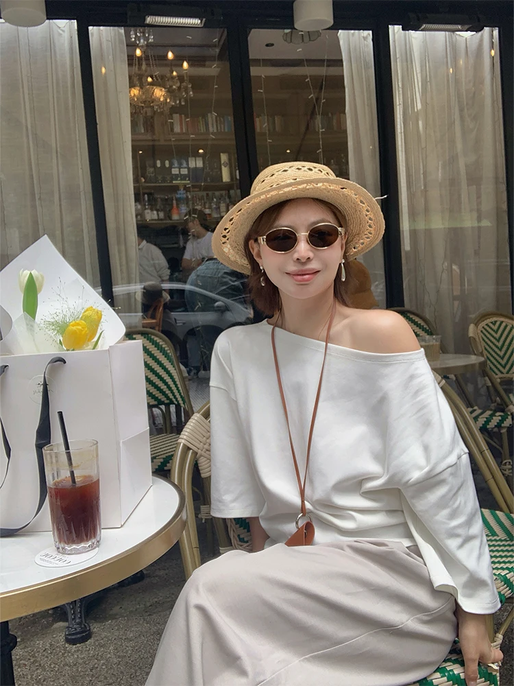 Slimming Bla White ort Sve T-irt Women's Loose Casual ort Sle One oulder Design Cotton Blend Comfortable Top
Slimming Bla White ort Sve T-irt Women's Loose Casual ort Sle One oulder Design Cotton Blend Comfortable Top