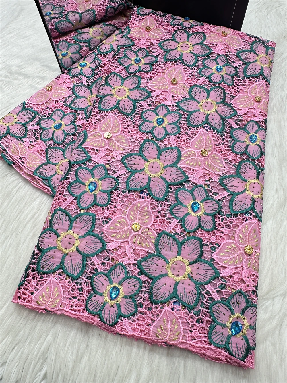 African Cord Water Soluble Fabric Embroidery Guipure Lace with 3D Stone Appliques for Bridal Sewing Garments And Wedding Dresses
African Cord Water Soluble Fabric Embroidery Guipure Lace with 3D Stone Appliques for Bridal Sewing Garments And Wedding Dresses