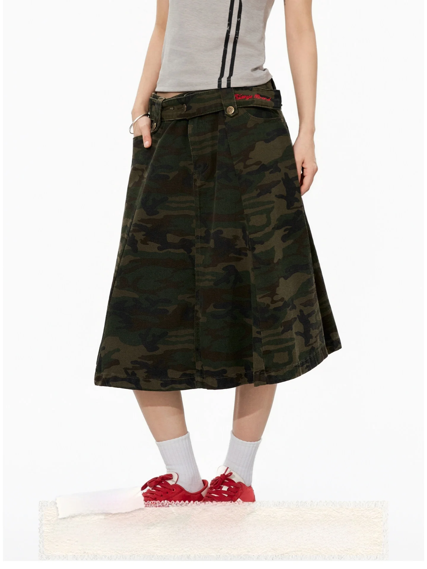 S3T5 Vintage Camouflage Workwear Skirt Women's Casual American Style Adjustable Waist Design Summer Leisure Midi Skirt
S3T5 Vintage Camouflage Workwear Skirt Women's Casual American Style Adjustable Waist Design Summer Leisure Midi Skirt