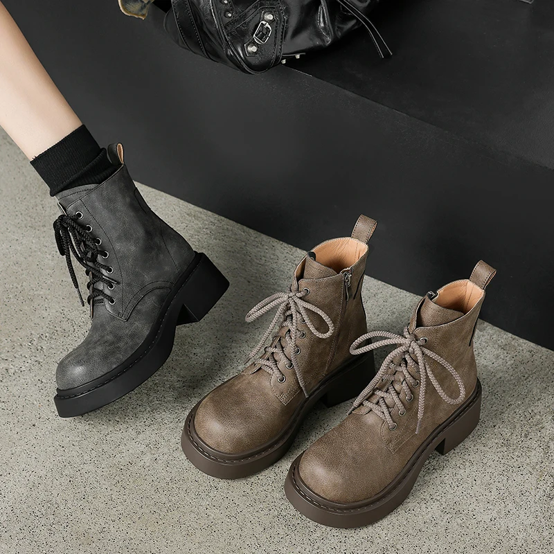 Новинка 2026, осенне-зимние женские ботильоны из натуральной кожи, короткие ботинки из воловьей кожи высотой 22-25 см с круглым носком и боковой молнией на шнуровке 
Новинка 2026, осенне-зимние женские ботильоны из натуральной кожи, короткие ботинки из воловьей кожи высотой 22-25 см с круглым носком и боковой молнией на шнуровке